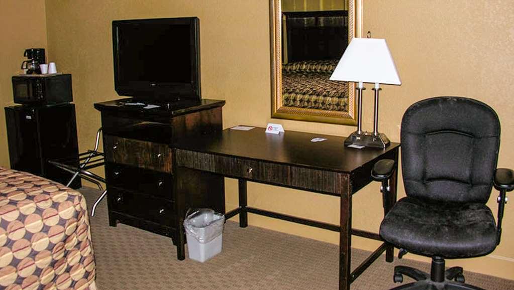 Fortune Inn & Suites Newport Zimmer foto